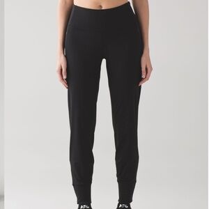 Lululemon Fresh Tracks Pants Joggers Black Reflective Size 2